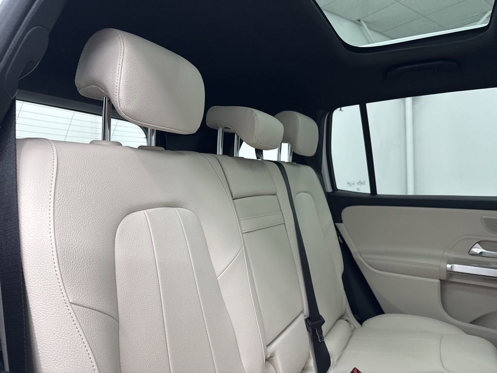 Used 2026 Mercedes-Benz GLB 250 image 26