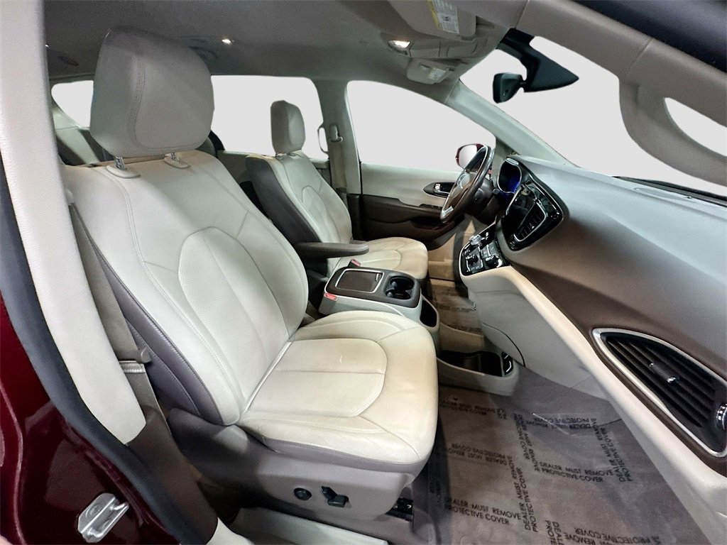 Used 2019 Chrysler Pacifica Touring-L Plus image 30