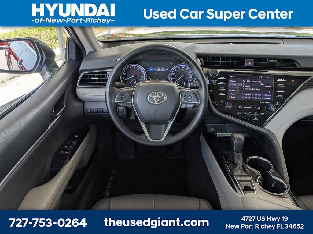 Used 2019 Toyota Camry XLE FWD image 17