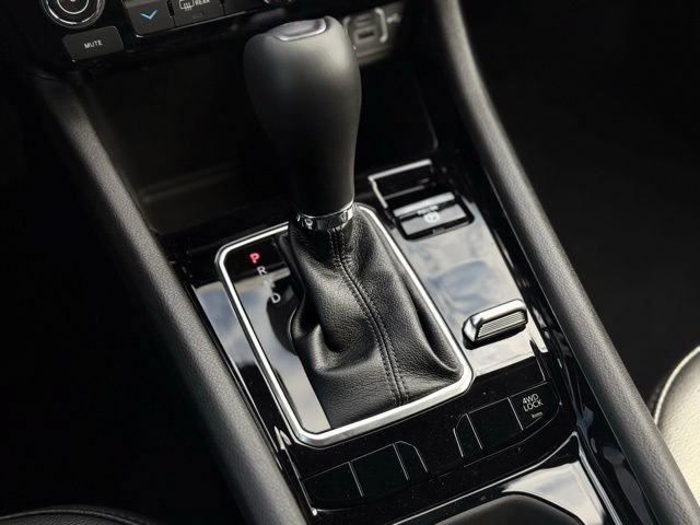 New 2025 Jeep Compass Limited w/ Sun & Sound Group AWD/4WD image 13
