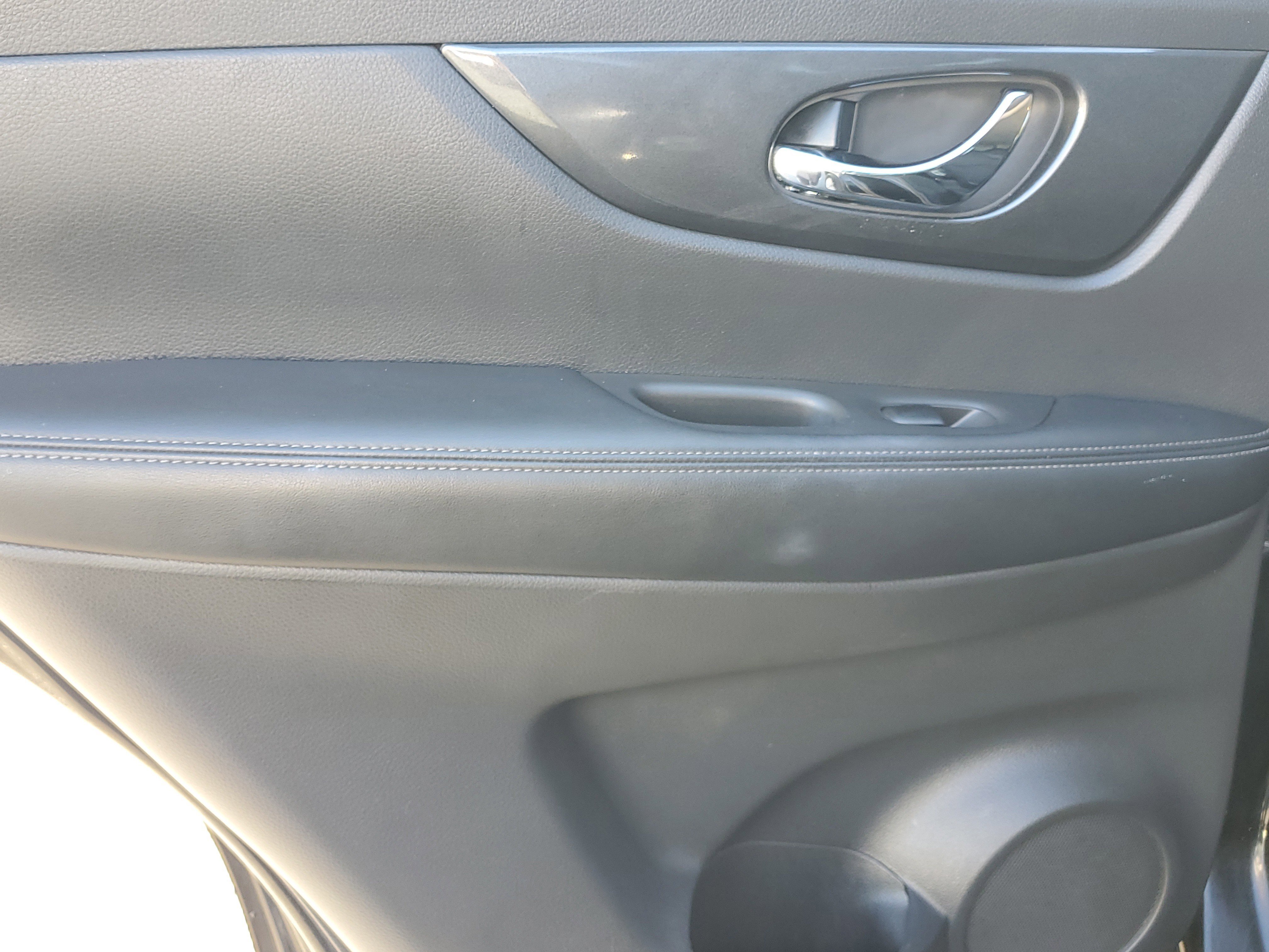 Used 2020 Nissan Rogue SV image 14