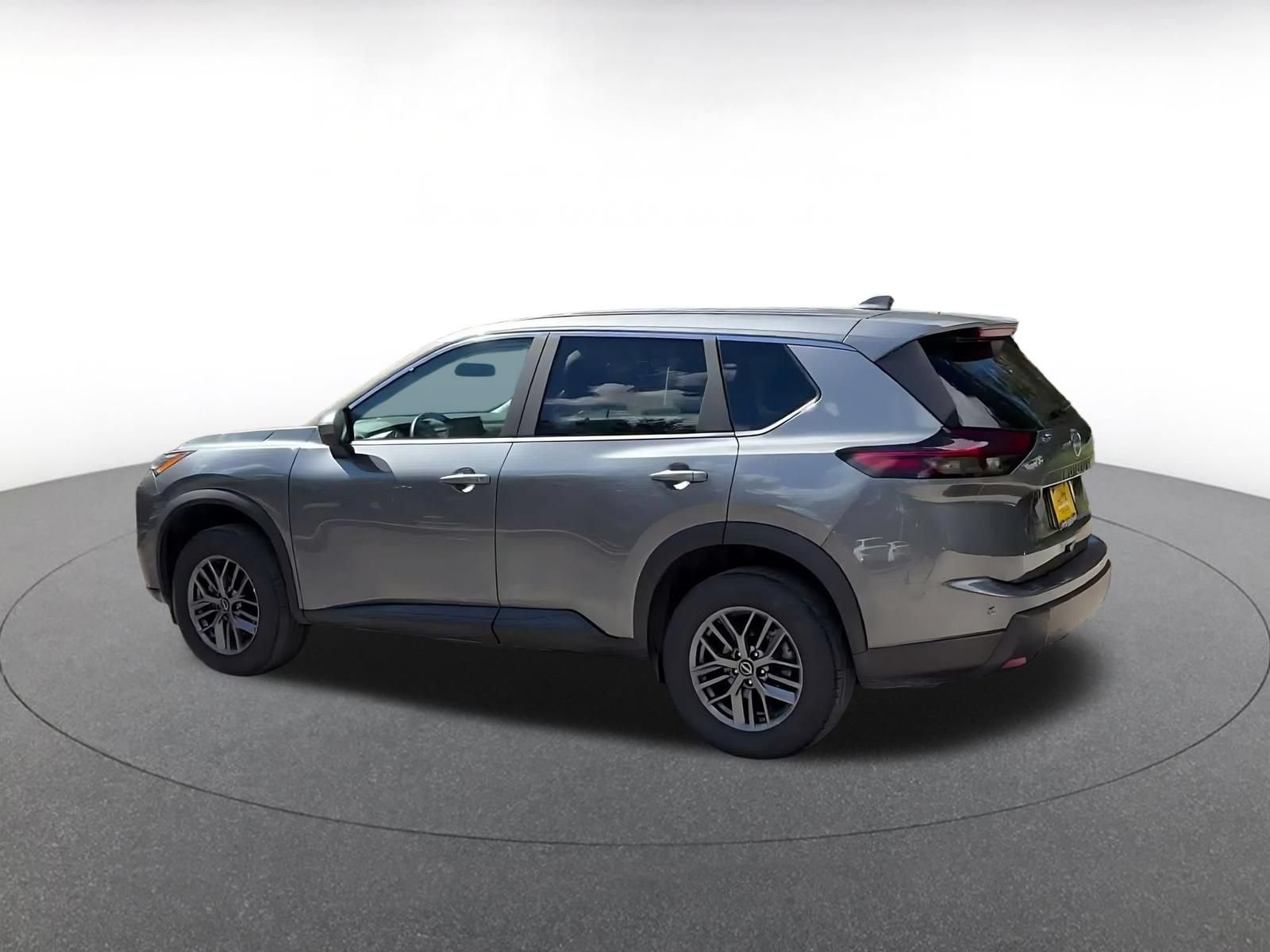 Used 2026 Nissan Rogue SV AWD/4WD image 9