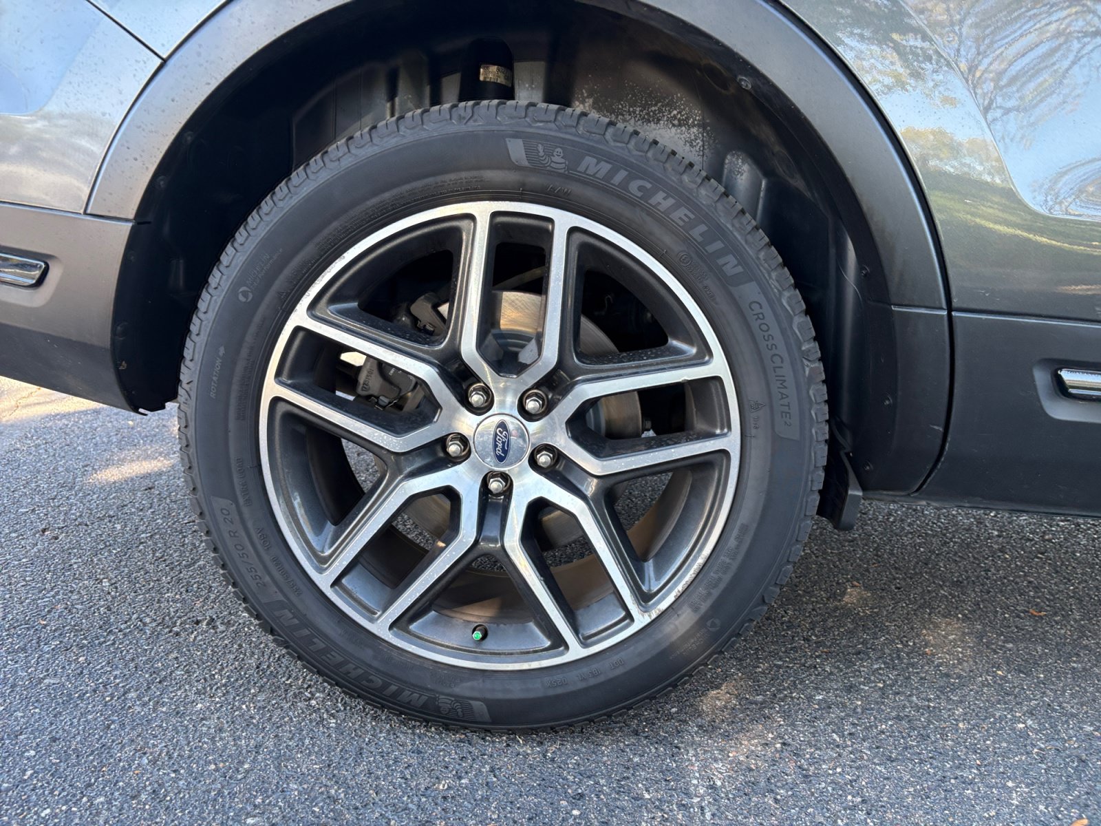 Used 2019 Ford Explorer Sport w/ Equipment Group 401A AWD/4WD image 24