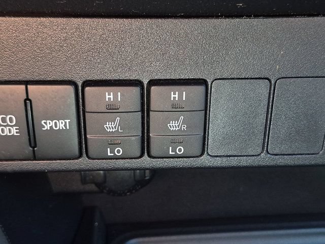 Used 2015 Toyota RAV4 Limited w/ Technology Package FWD image 26
