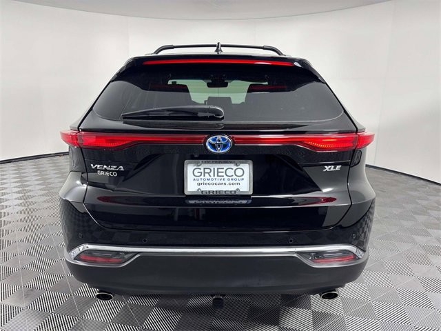 Used 2024 Toyota Venza XLE image 7