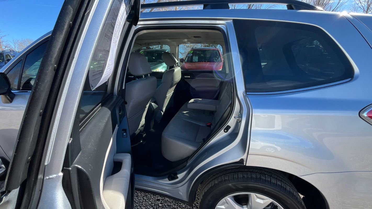 Used 2015 Subaru Forester 2.5i Limited image 20