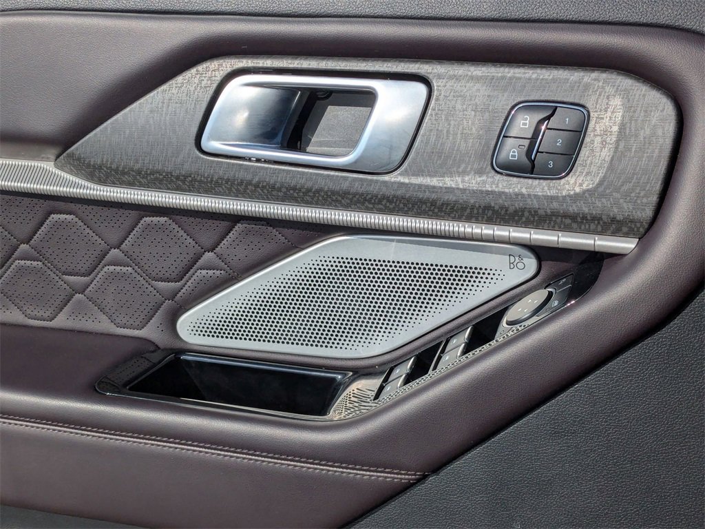 Used 2025 Ford Explorer Platinum w/ LUX Leather Package image 14