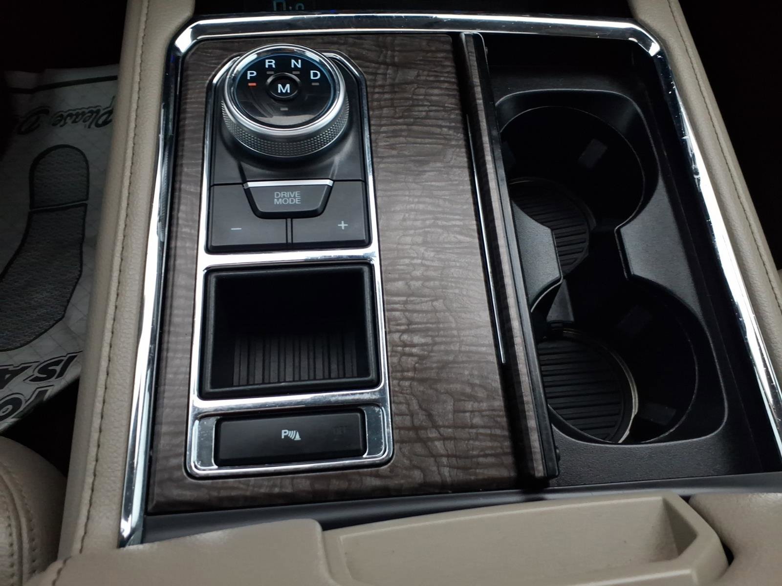 Used 2020 Ford Expedition Limited image 17