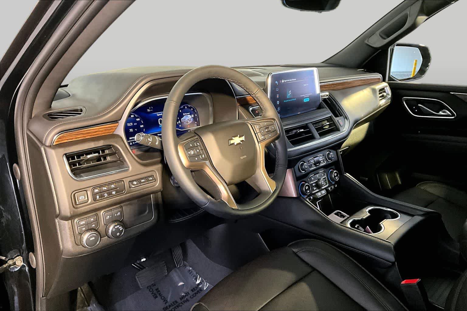 Used 2023 Chevrolet Tahoe High Country w/ Premium Package 2 AWD/4WD image 18