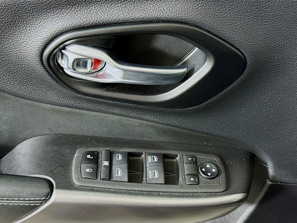 Used 2022 Jeep Cherokee Latitude Lux image 24