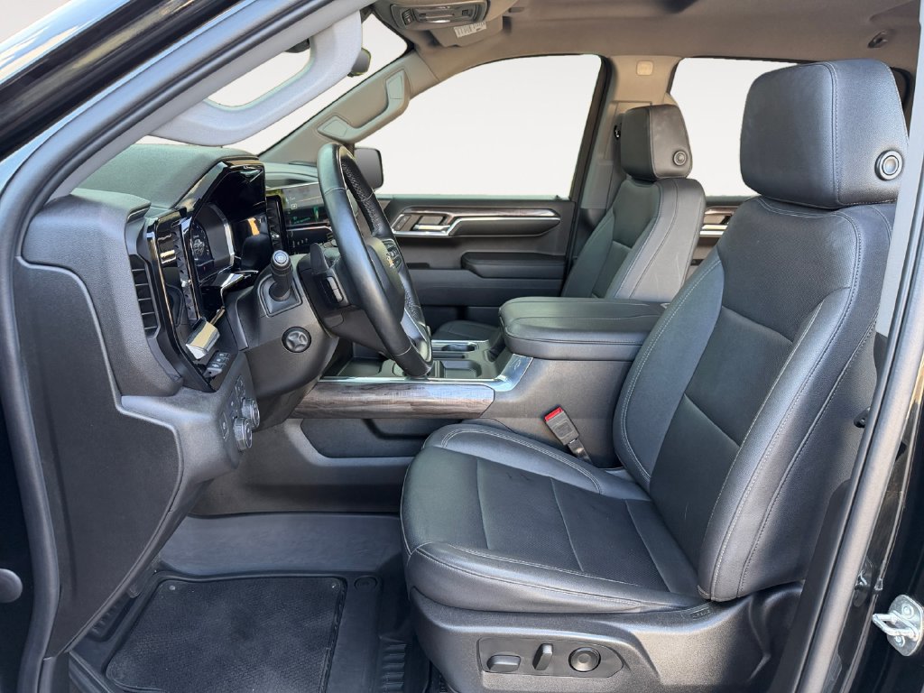 Used 2023 Chevrolet Silverado 1500 LTZ w/ Technology Package AWD/4WD image 14