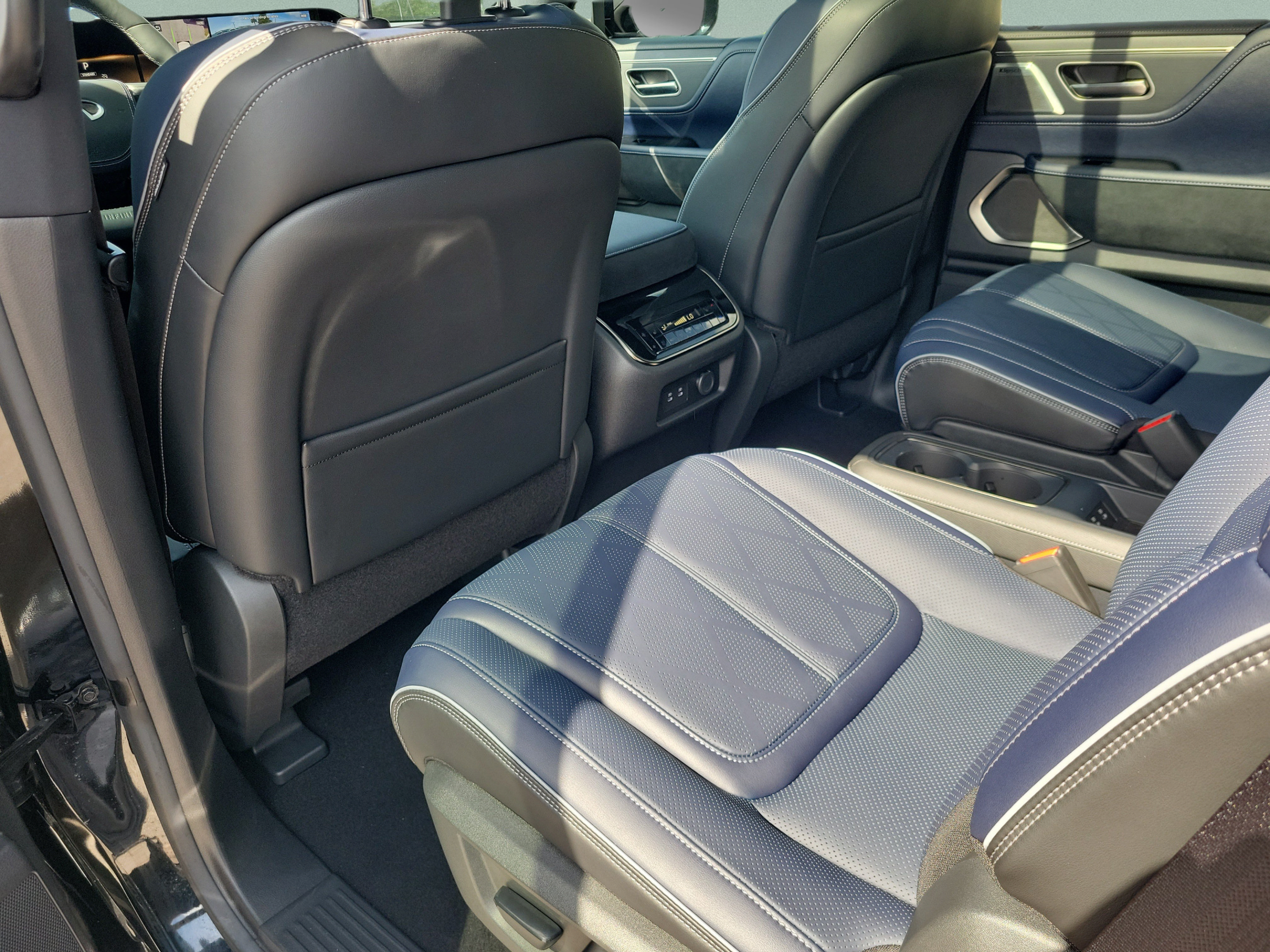 Used 2026 INFINITI QX80 4WD w/ Sport Exterior Package image 41