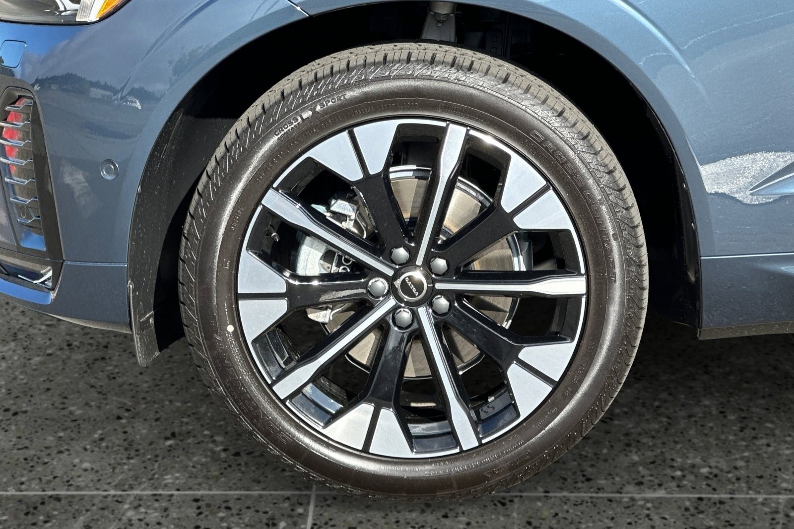 New 2026 Volvo XC60 B5 Plus w/ Protection Package Premier image 11