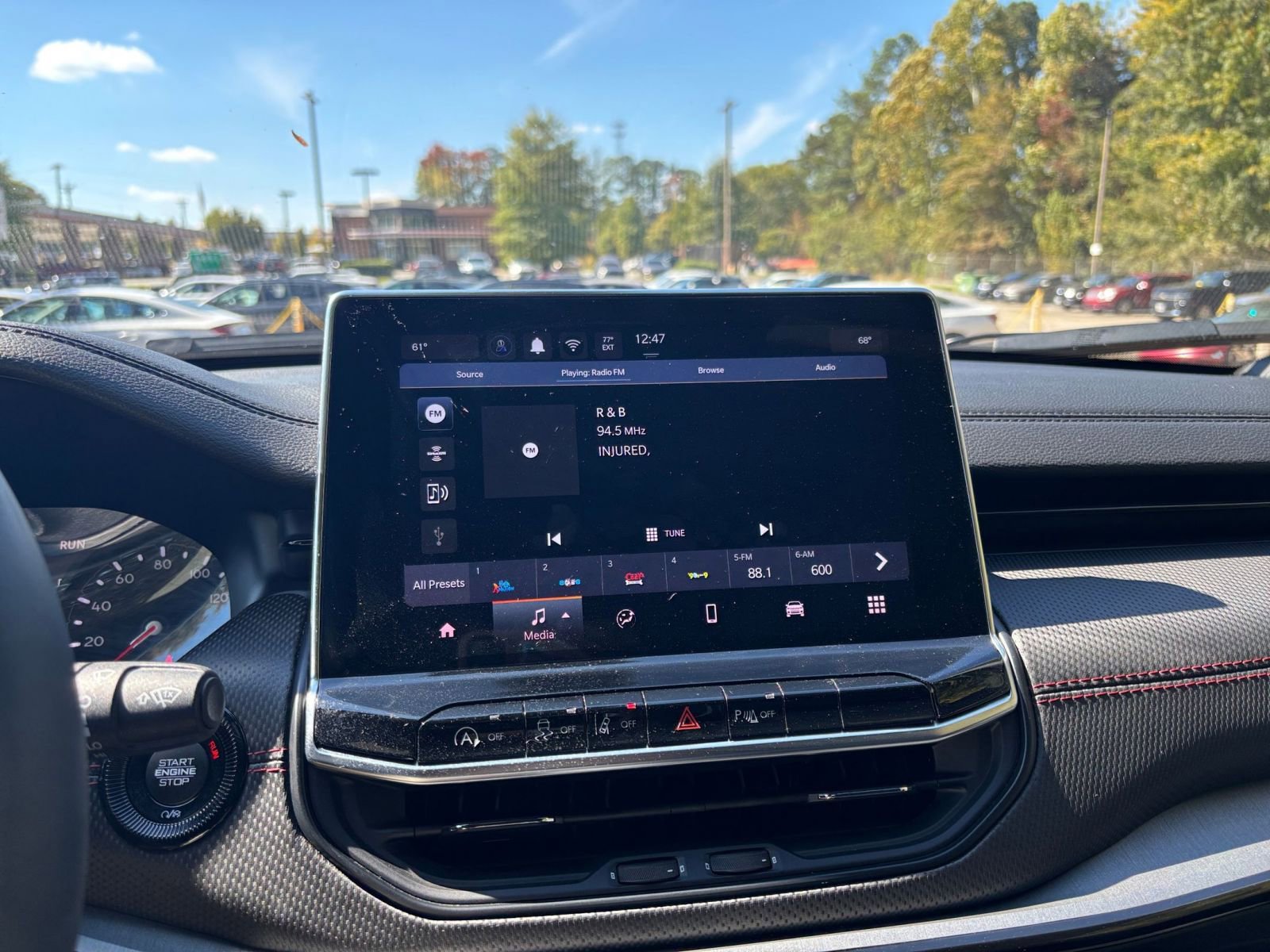 Used 2025 Jeep Compass Trailhawk image 18