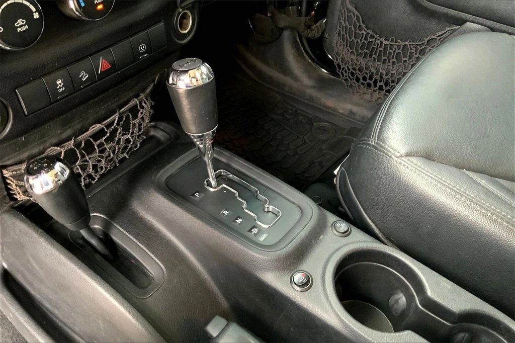 Used 2016 Jeep Wrangler Unlimited Sahara w/ Dual Top Group image 13