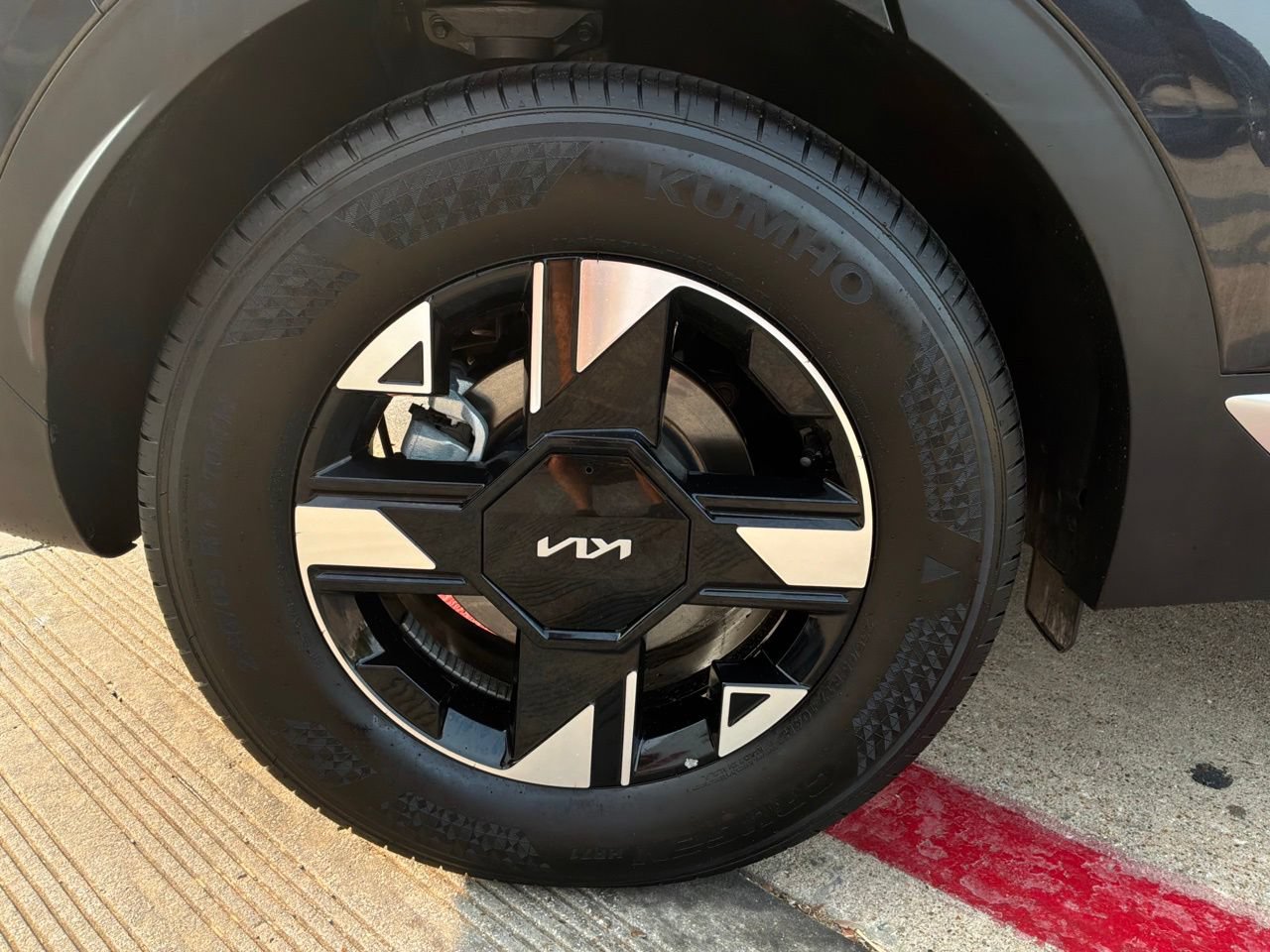 Used 2026 Kia Sportage LX FWD image 9