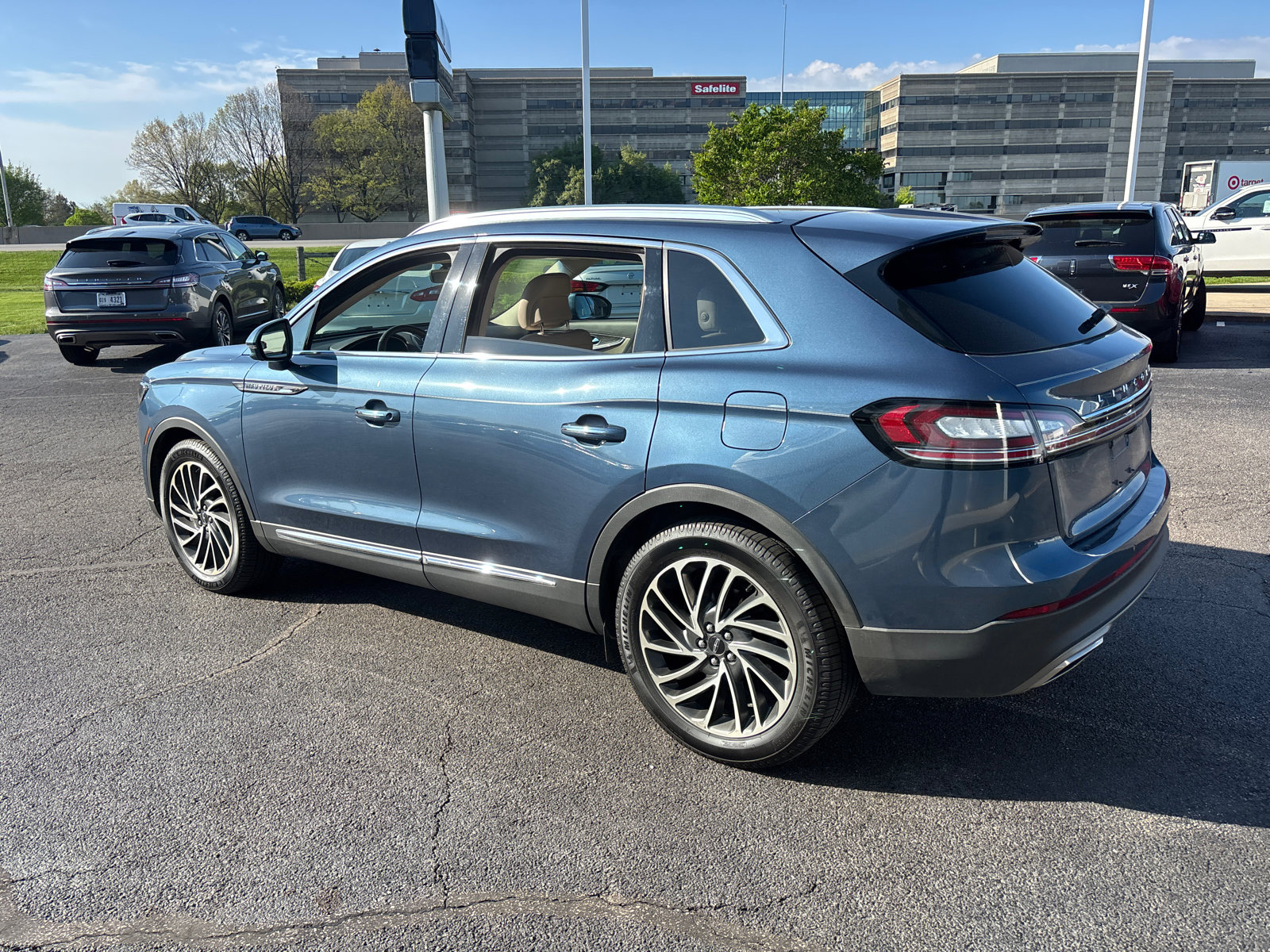 Used 2019 Lincoln Nautilus Reserve FWD image 5