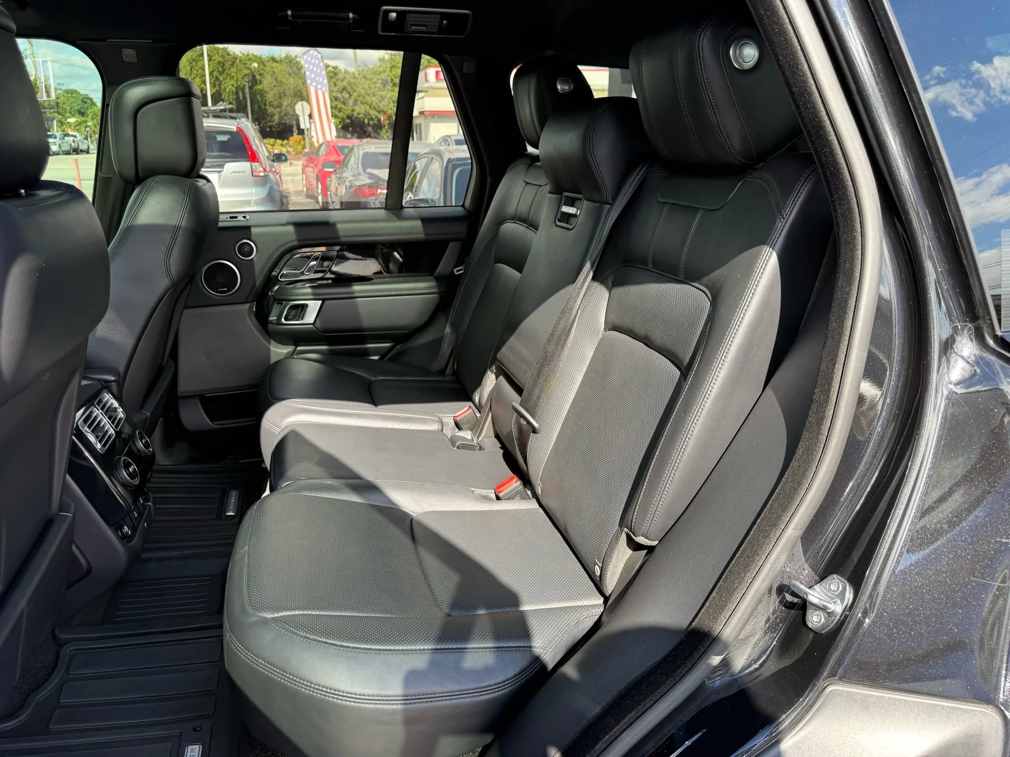Used 2019 Land Rover Range Rover Supercharged AWD/4WD image 18