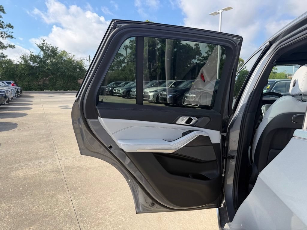 Certified 2024 BMW X5 sDrive40i w/ Premium Package RWD image 23