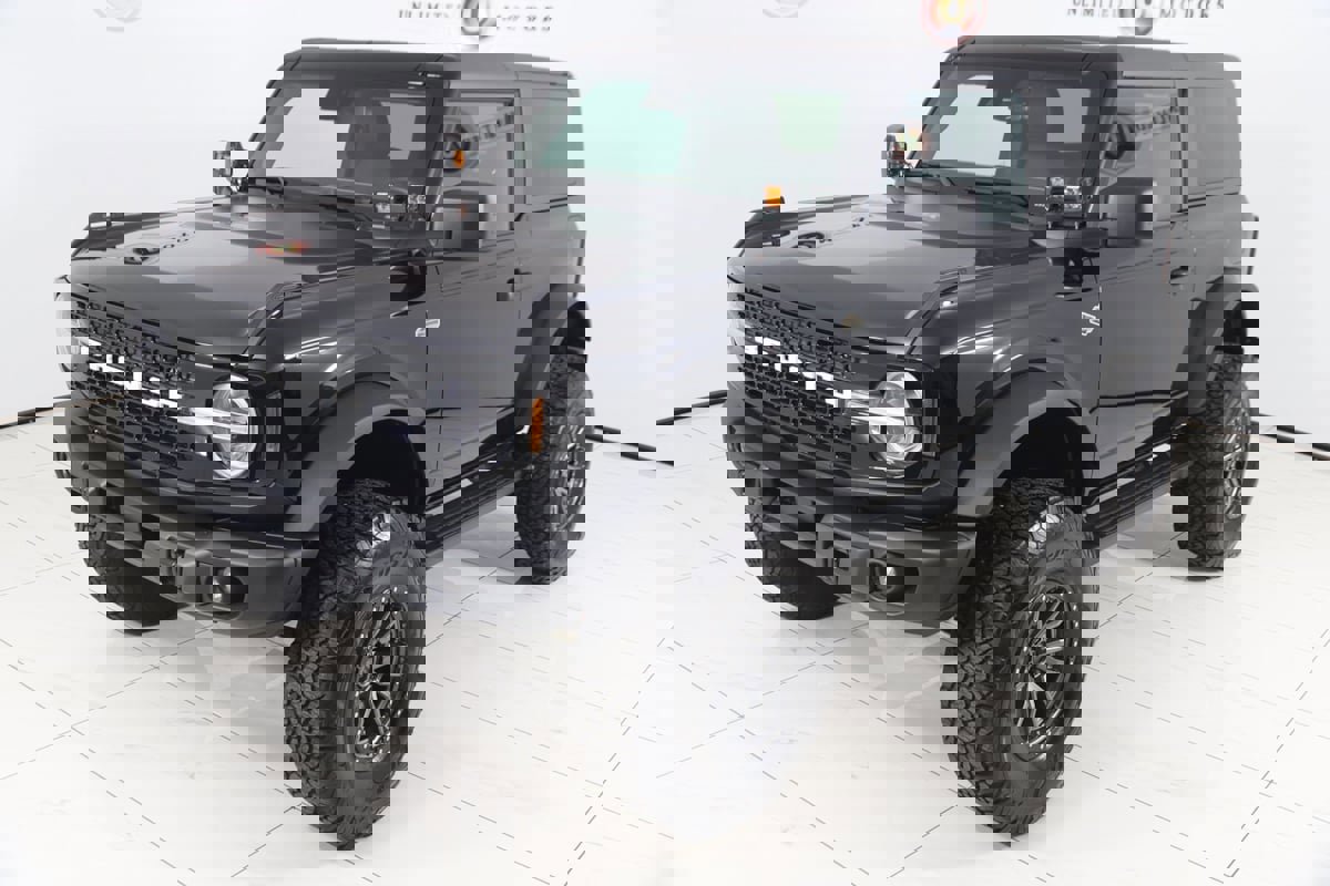 Used 2023 Ford Bronco Wildtrak image 23