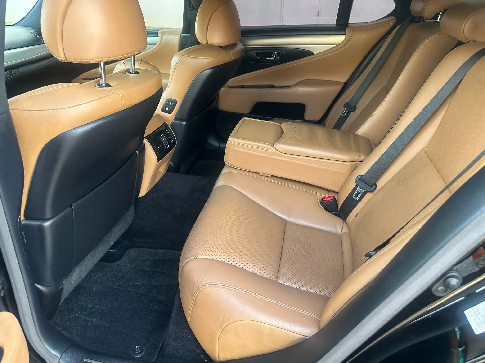 Used 2016 Lexus LS 460 RWD image 17