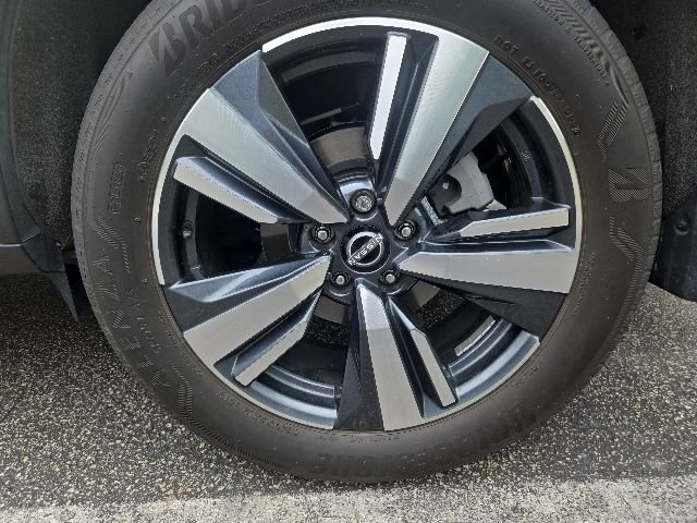 Certified 2023 Nissan Rogue Platinum w/ Platinum Premium Package AWD/4WD image 9