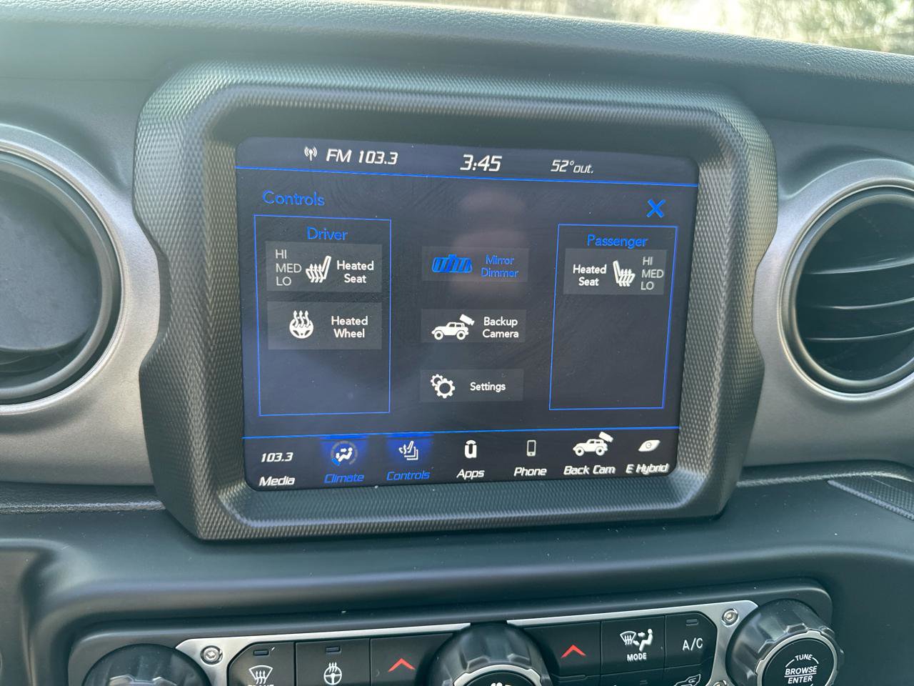 Used 2023 Jeep Wrangler Unlimited w/ Sun & Screen Package AWD/4WD image 33