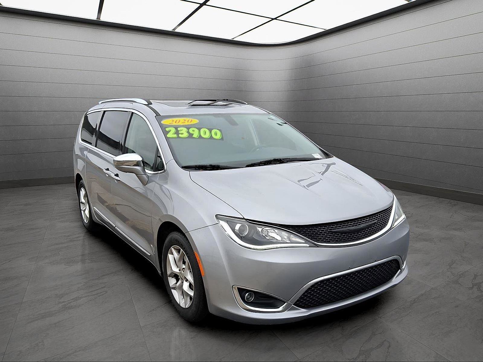 Used 2020 Chrysler Pacifica Limited image 7
