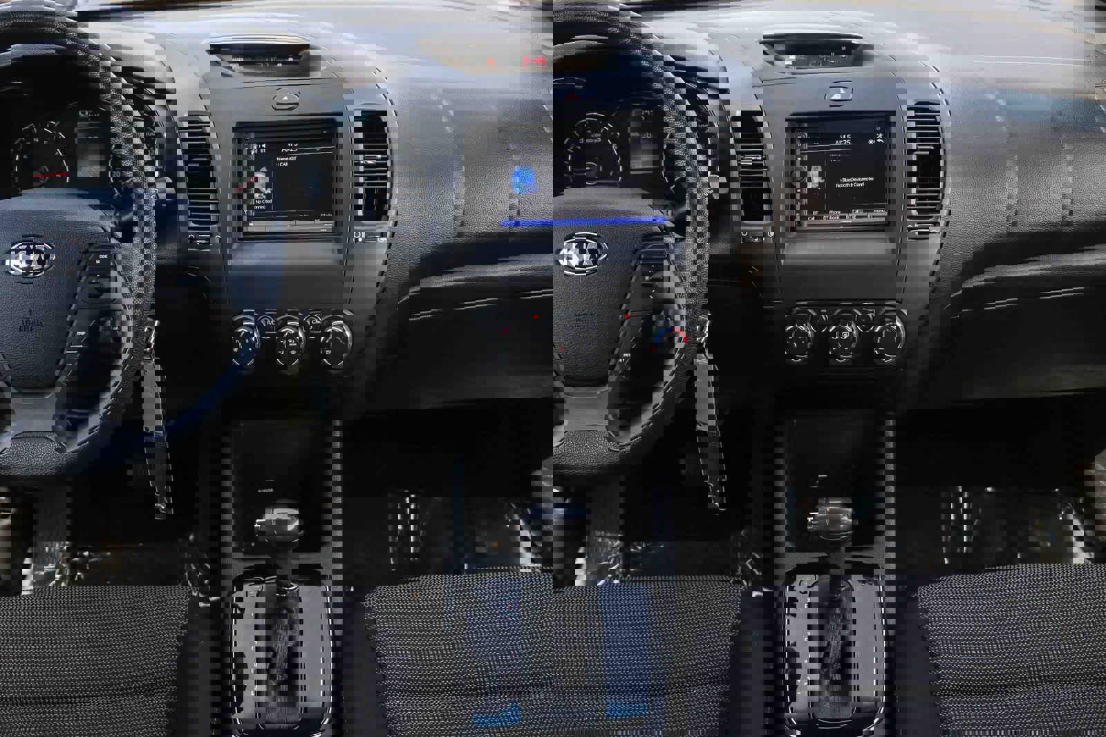 Used 2017 Kia Forte LX image 12