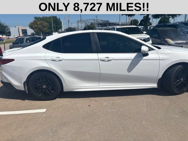 Used 2025 Toyota Camry SE w/ Convenience Package FWD image 2