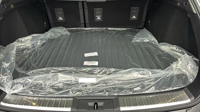 New 2025 Toyota Crown Signia Limited w/ Advanced Technology Package image 35