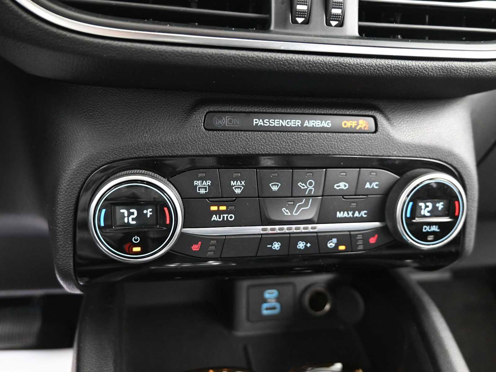 Used 2021 Ford Escape Titanium image 18