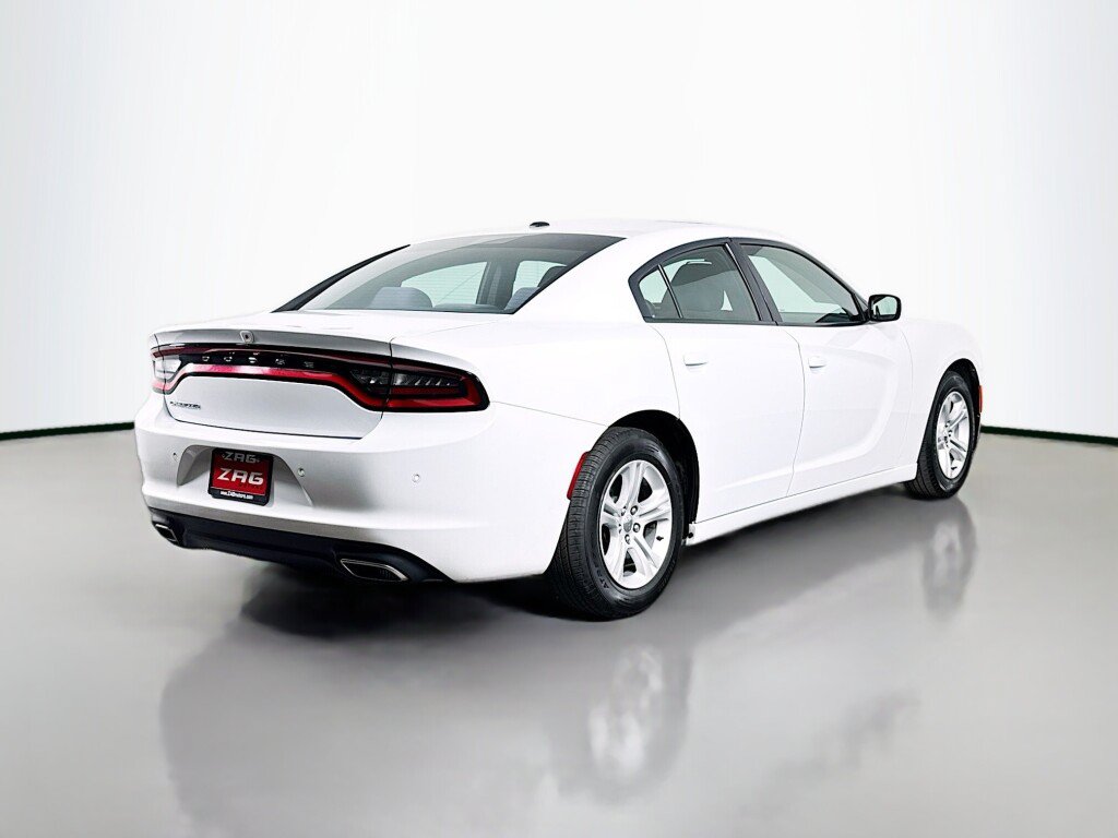 Used 2019 Dodge Charger SXT RWD image 5