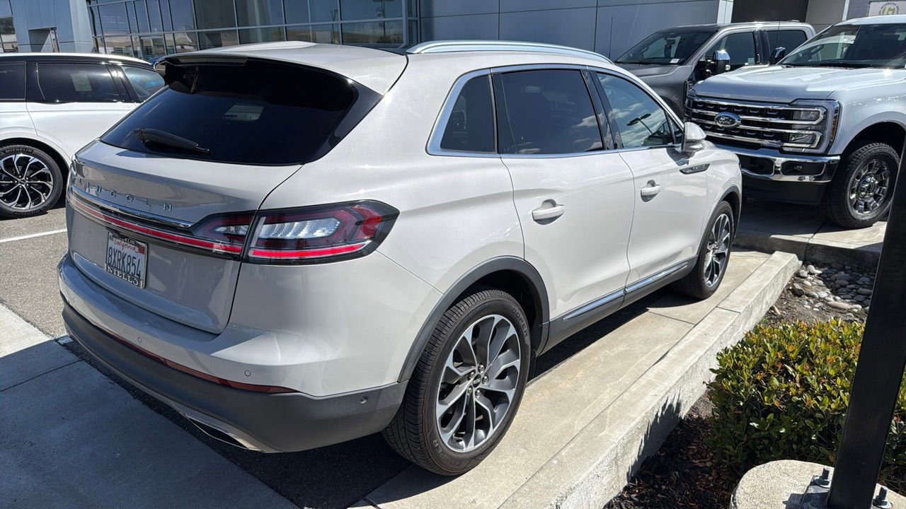 Used 2021 Lincoln Nautilus Reserve w/ Equipment Group 201A image 2