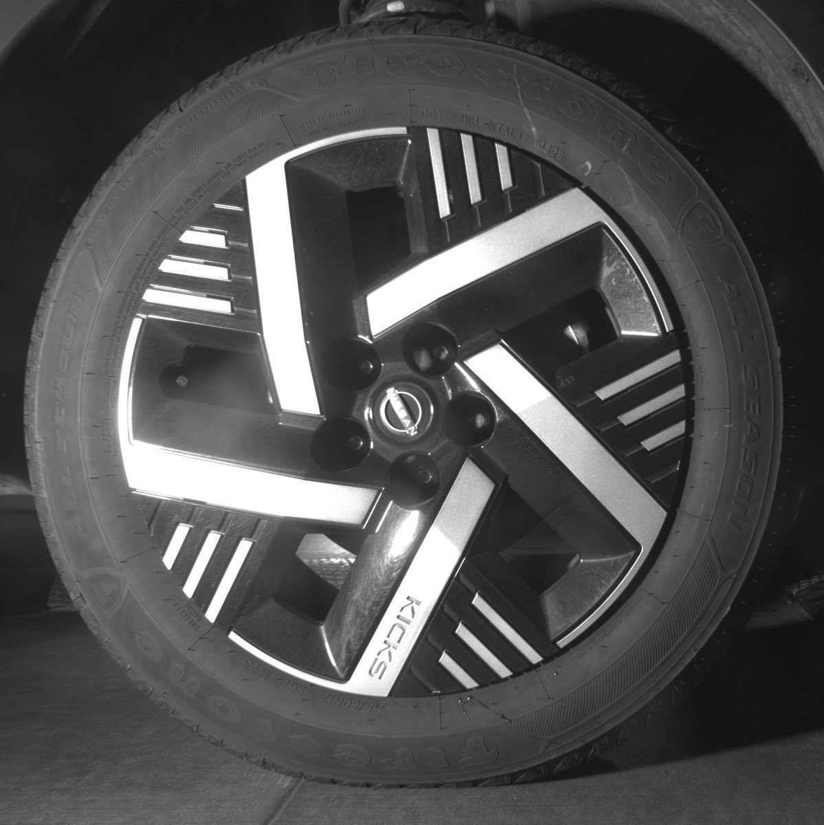 Used 2025 Nissan Kicks SV image 13