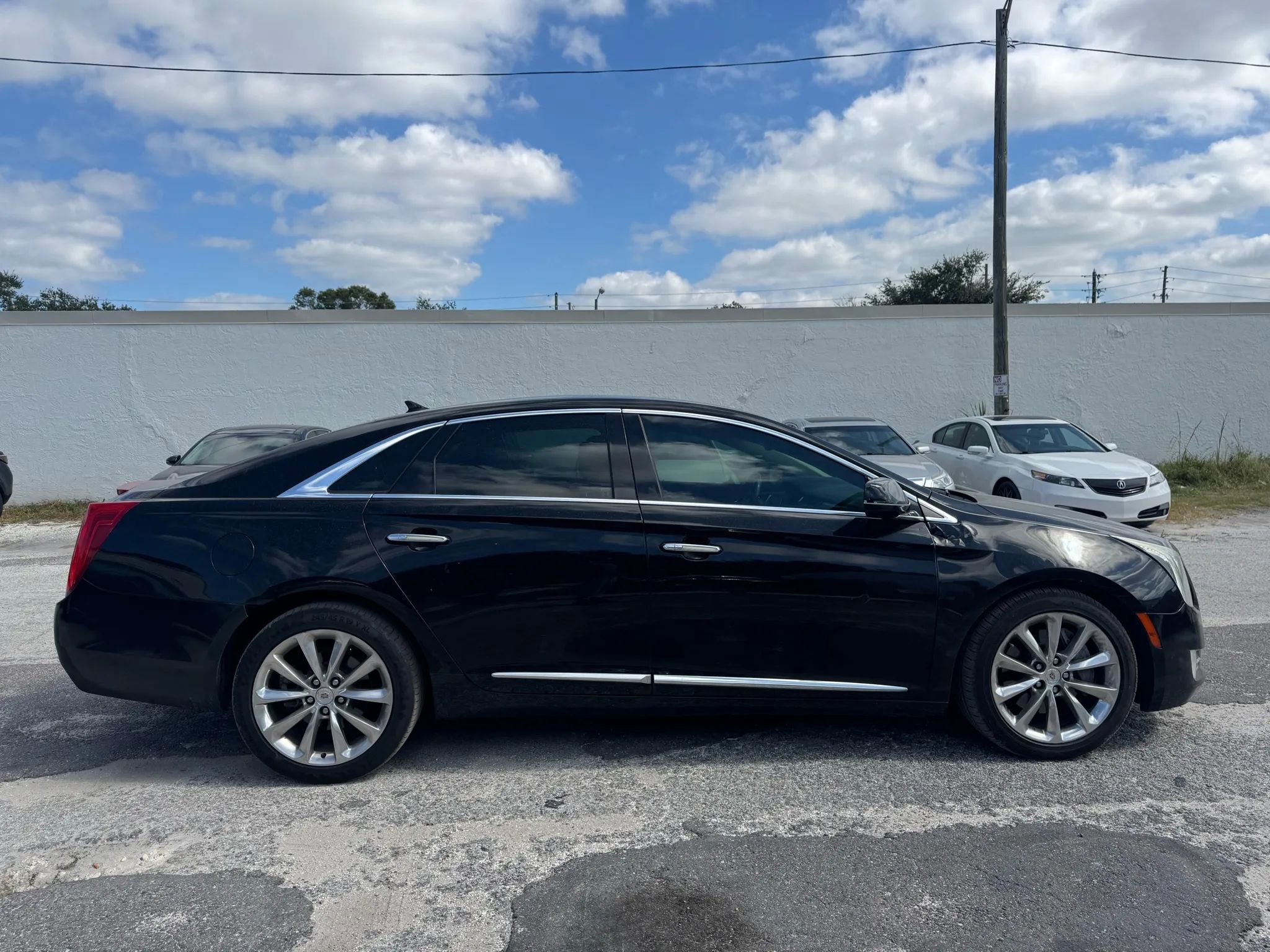 Used 2013 Cadillac XTS Luxury w/ Driver Awareness Package image 7