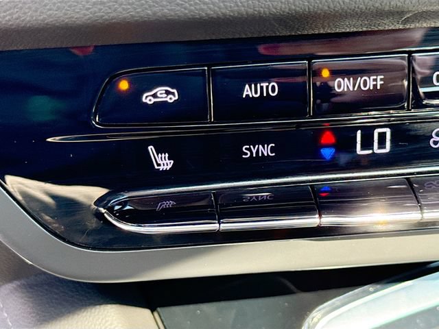Used 2023 Buick Envision Essence w/ Sport Touring Package FWD image 19