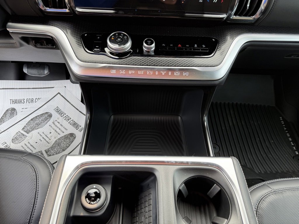 New 2025 Ford Expedition Platinum w/ Stealth Performance Package image 20