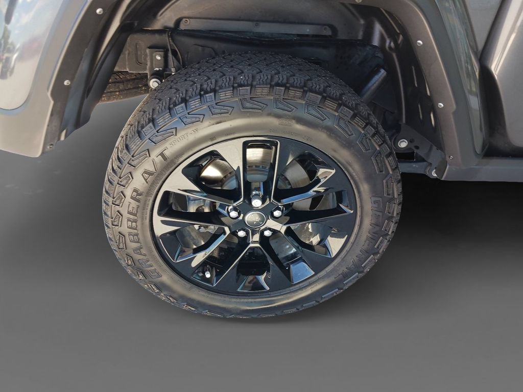 Used 2025 Jeep Gladiator Sport AWD/4WD image 10