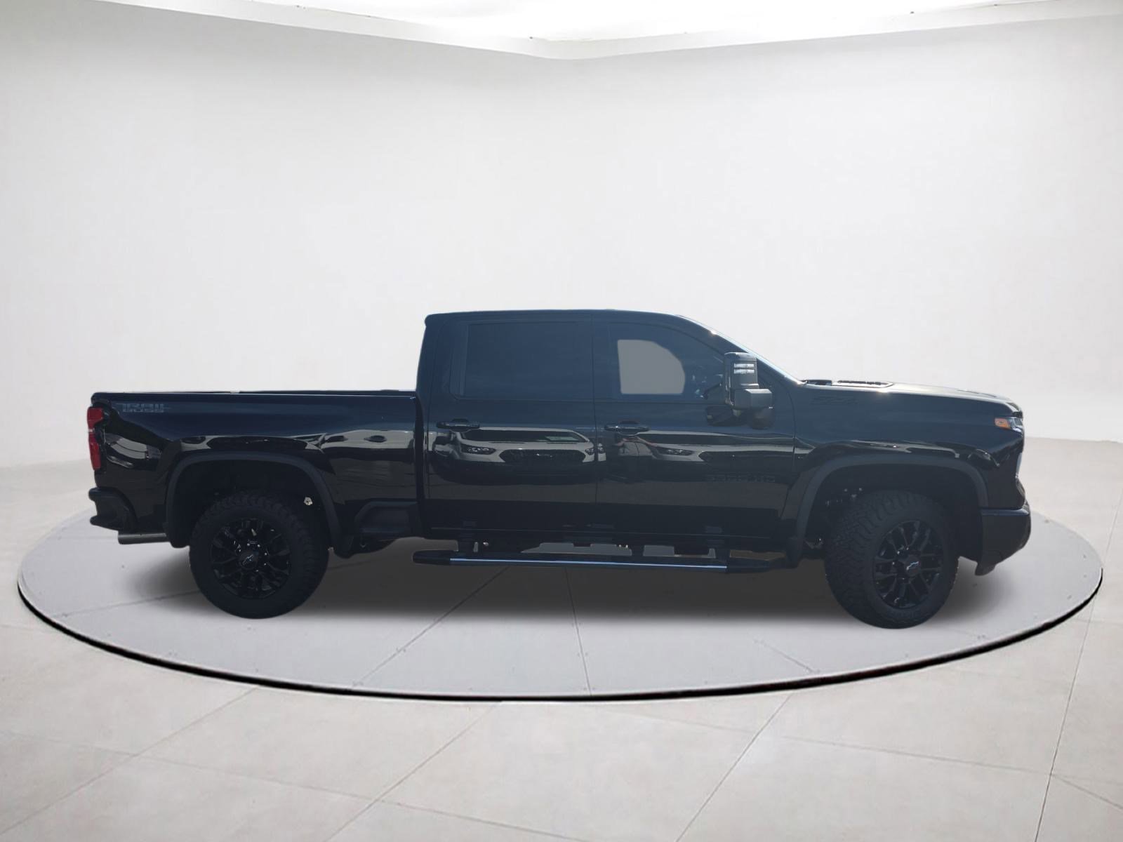 Used 2025 Chevrolet Silverado 3500 LTZ w/ LTZ Plus Package image 8