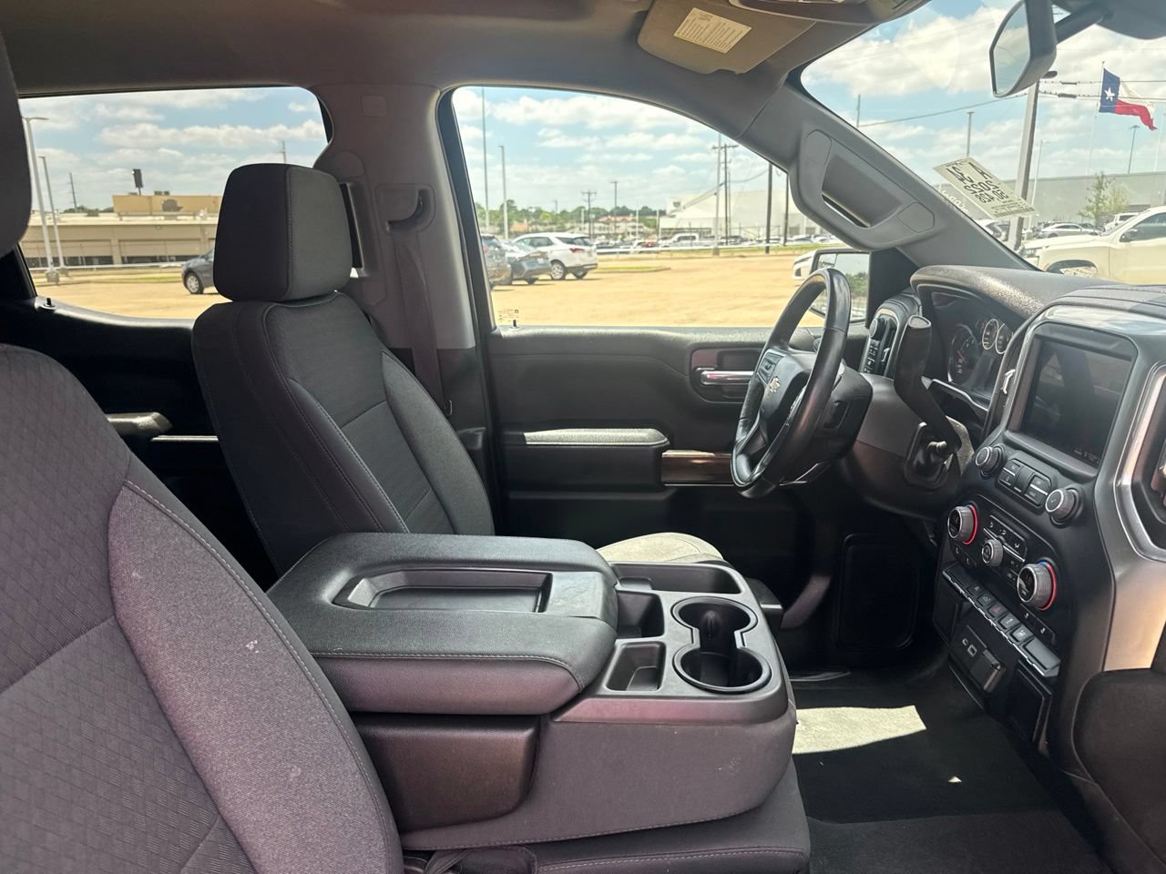 Used 2022 Chevrolet Silverado 1500 LT AWD/4WD image 30