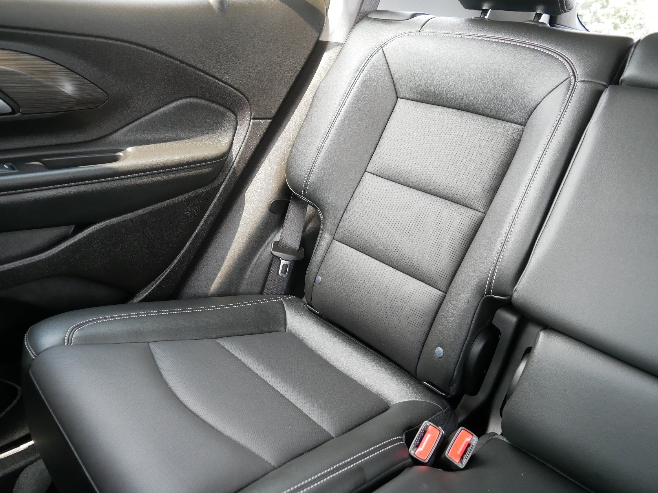 Used 2024 GMC Terrain SLT w/ Elevation Edition AWD/4WD image 12