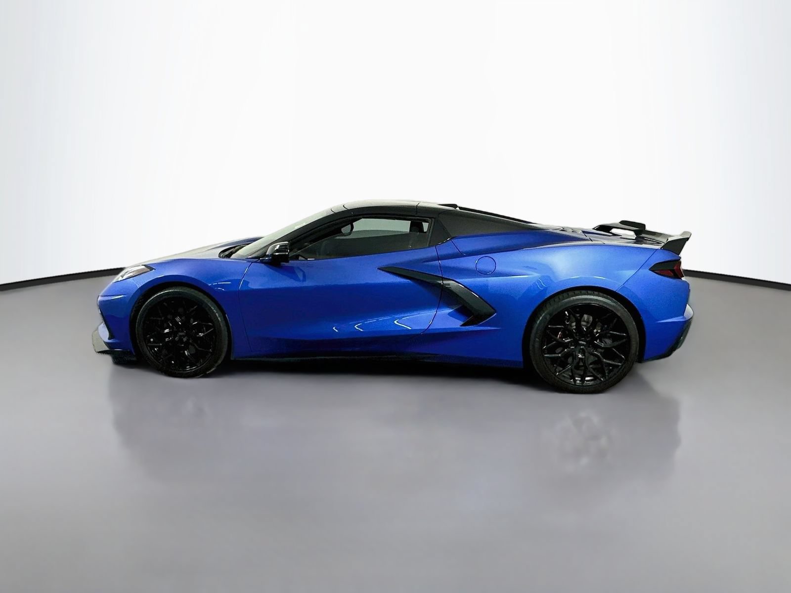 Used 2023 Chevrolet Corvette Stingray Premium Conv w/ Z51 Performance Package RWD image 5