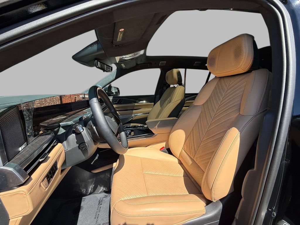 Used 2025 Cadillac Escalade IQ Luxury 2 AWD/4WD image 2