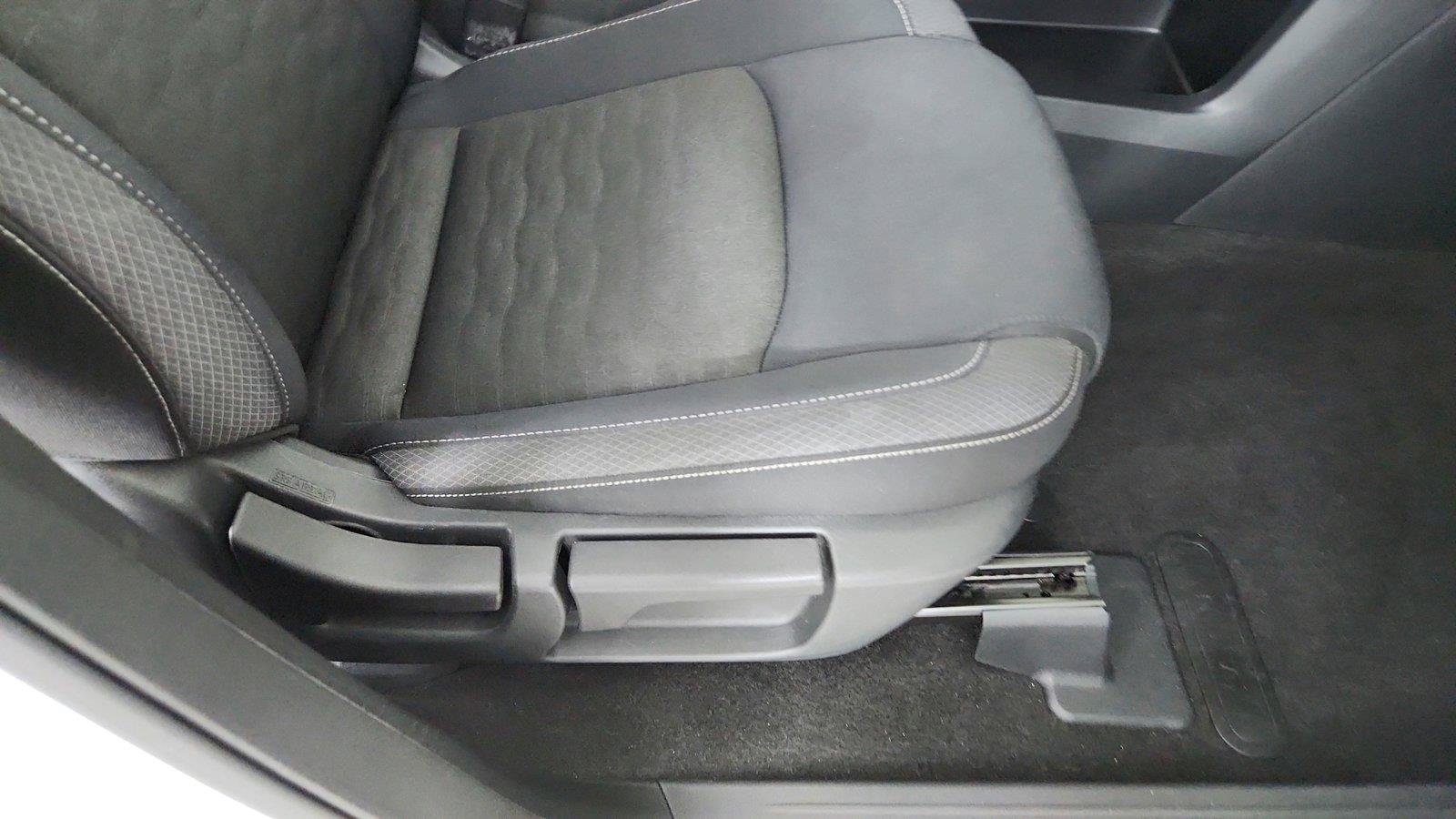 Certified 2025 Nissan Pathfinder SV FWD image 27