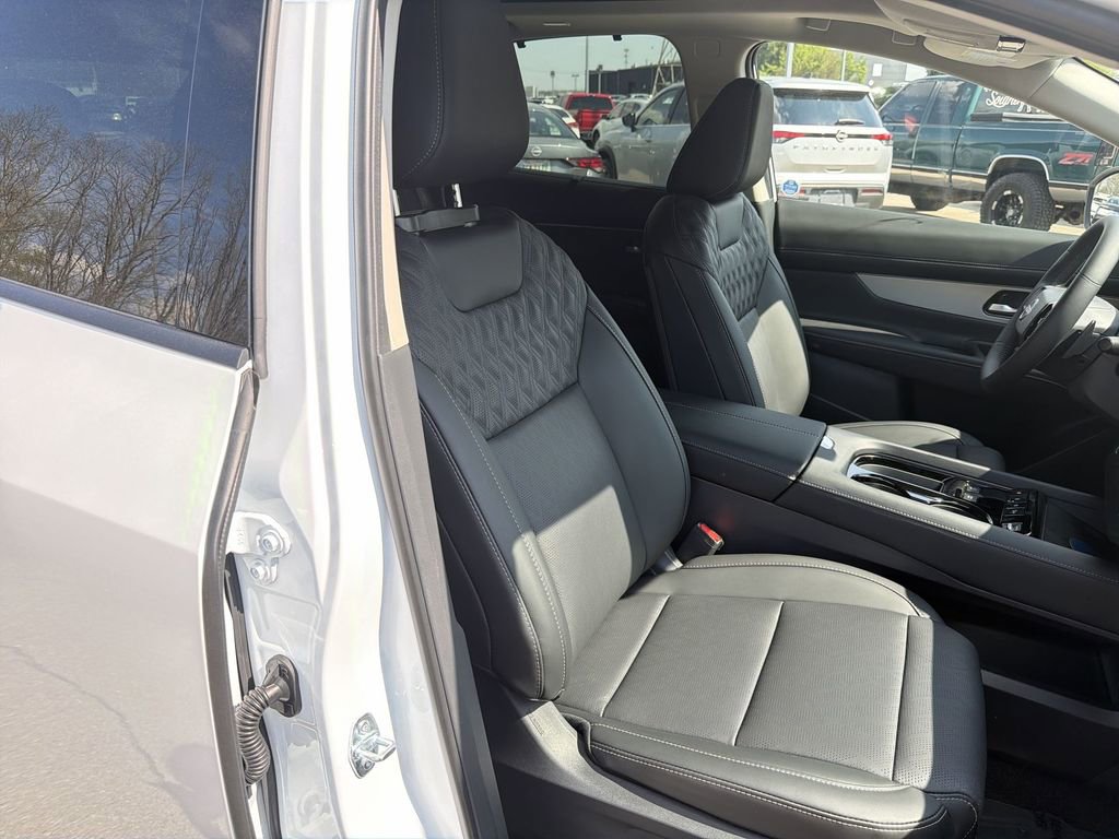 New 2026 Nissan Murano Platinum w/ Cargo Package AWD/4WD image 18