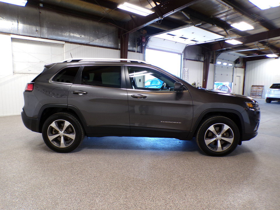 Used 2020 Jeep Cherokee Limited w/ Trailer Tow Group image 6