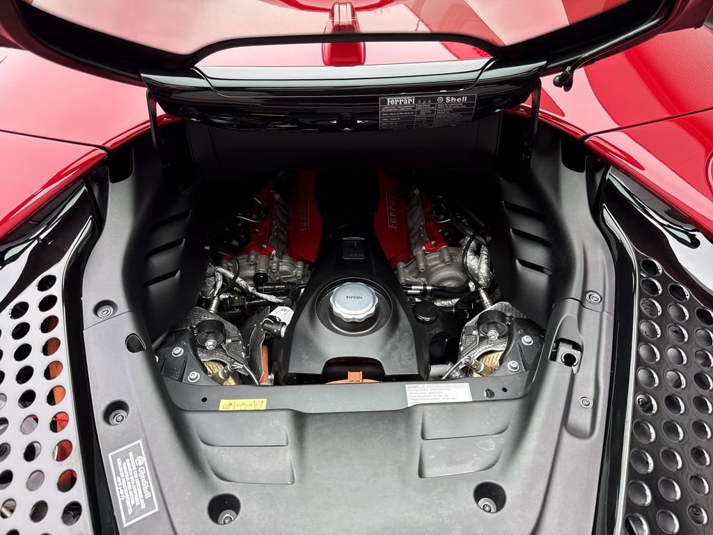 Used 2024 Ferrari SF90 Spider image 24