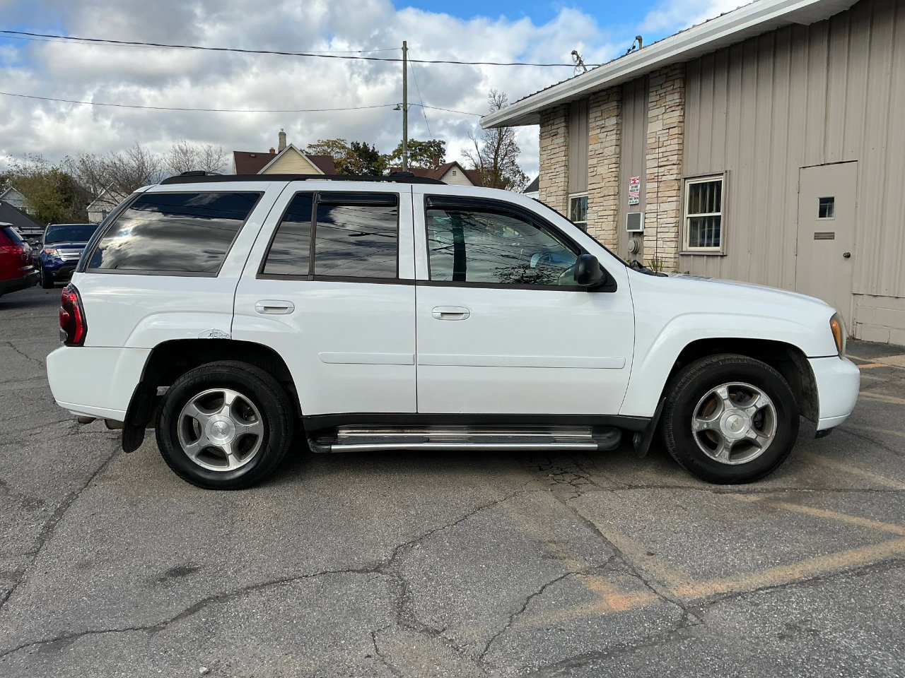 Used 2009 Chevrolet TrailBlazer LT w/ Sun And Sound Package image 2