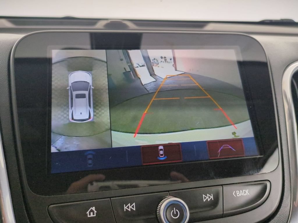 Used 2018 Chevrolet Equinox Premier FWD image 26